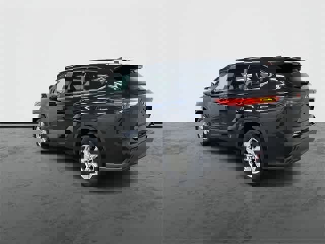 Used 2023 Toyota Highlander L image 9