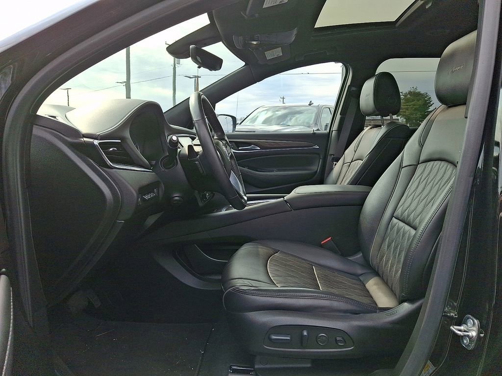 Used 2024 Buick Enclave Avenir w/ Avenir Technology Package image 14