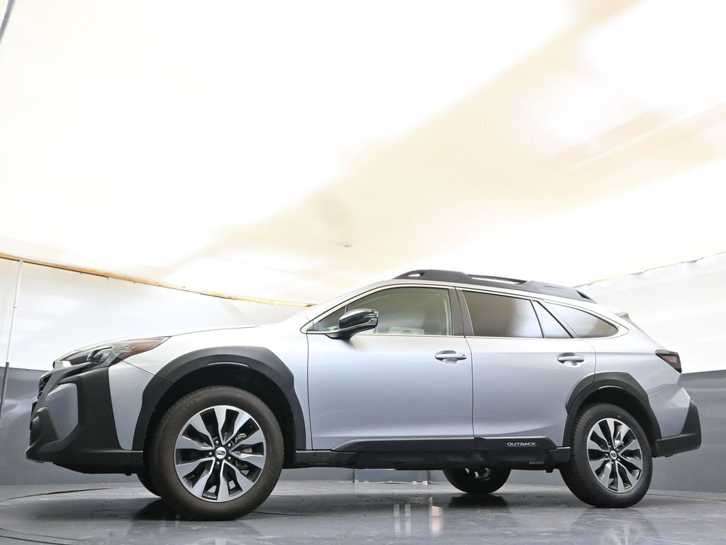 Used 2024 Subaru Outback Limited image 30