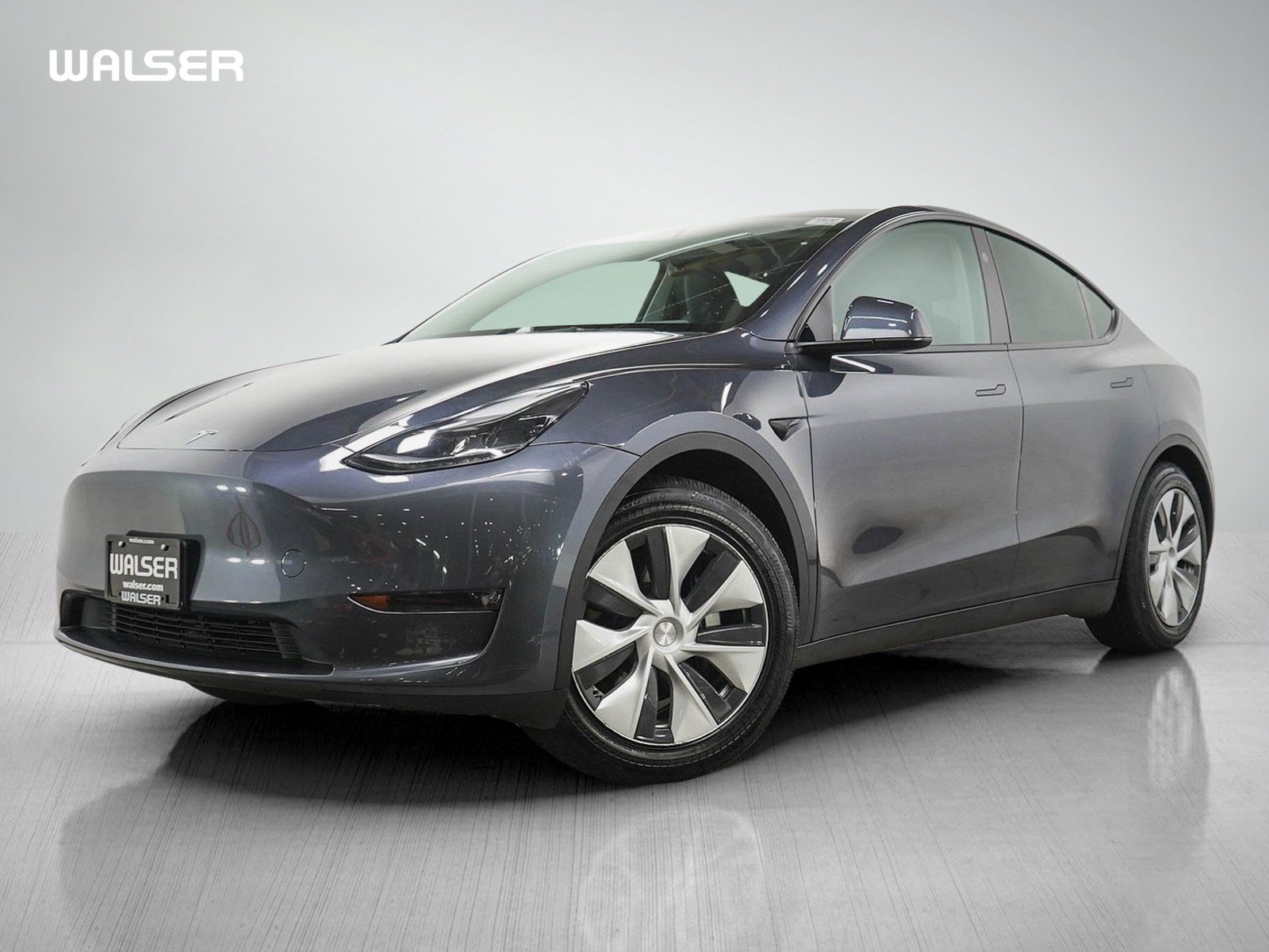 Used 2023 Tesla Model Y Long Range AWD/4WD image 1