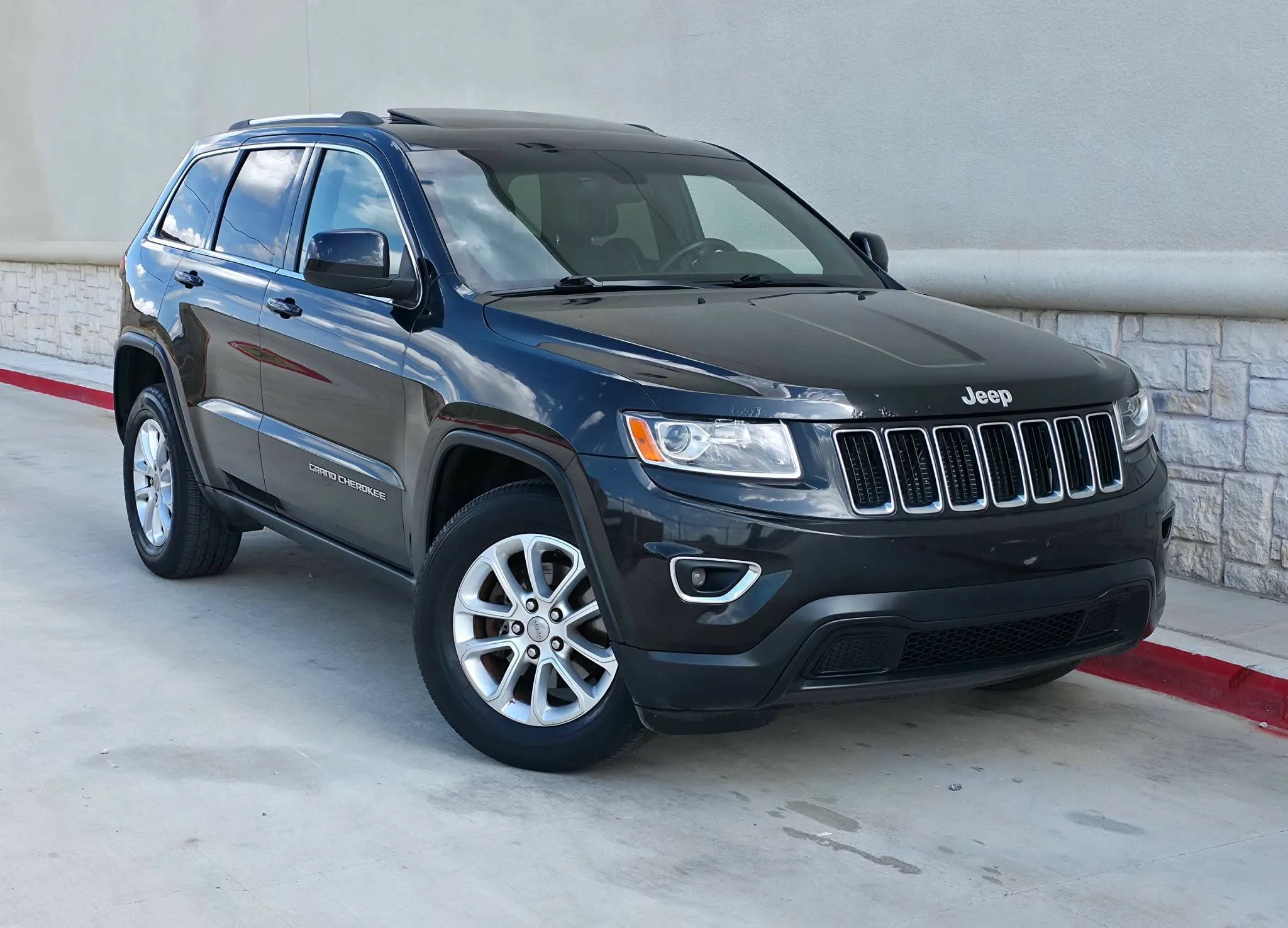 Used 2014 Jeep Grand Cherokee Laredo w/ Security & Convenience Group