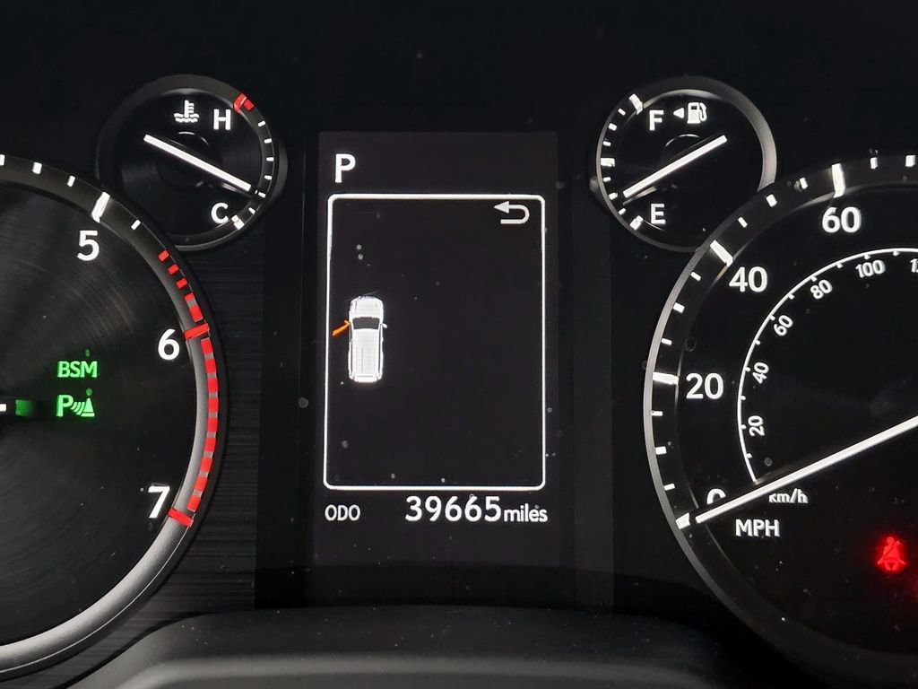 Used 2023 Lexus GX 460 w/ Black Line Special Edition image 13