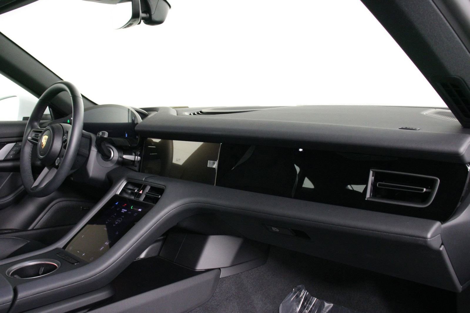 Certified 2025 Porsche Taycan image 24