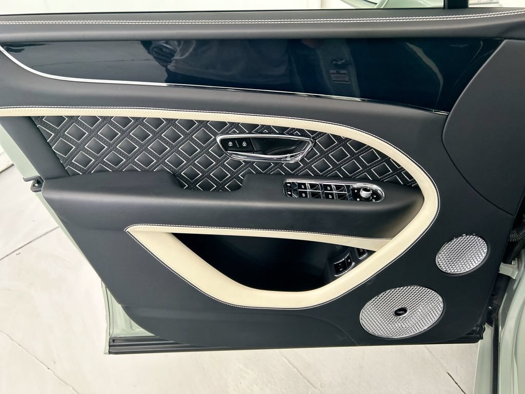 Used 2023 Bentley Bentayga Speed AWD/4WD image 23