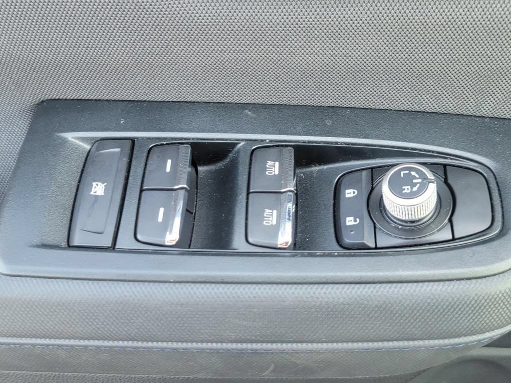 Used 2025 Subaru Forester Premium AWD/4WD image 33