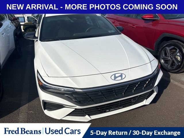 Used 2025 Hyundai Elantra SEL FWD image 3