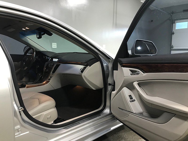 Used 2012 Cadillac CTS Luxury RWD image 12