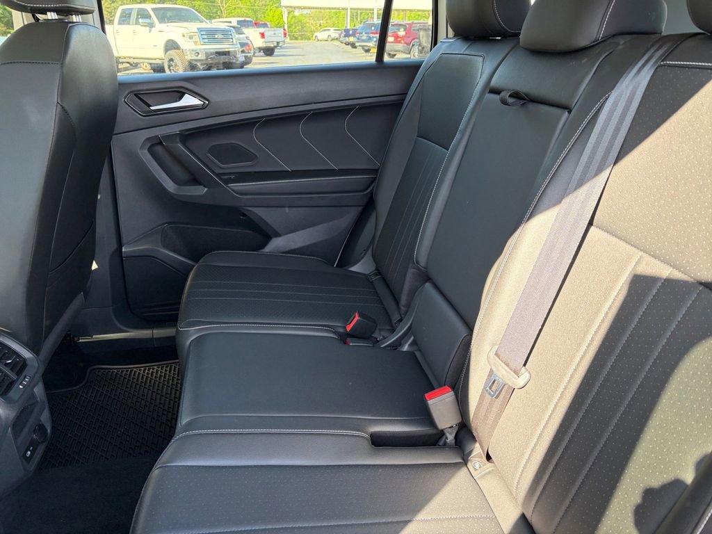 Certified 2023 Volkswagen Tiguan SE w/ Panoramic Sunroof Package image 26