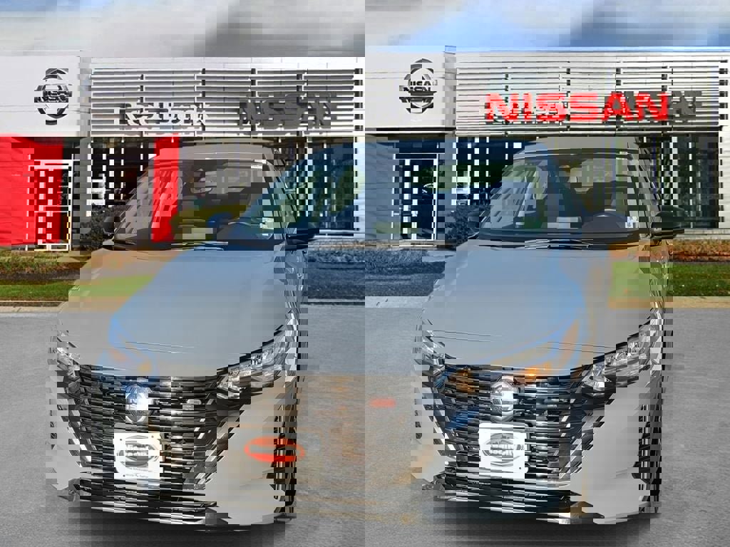 Certified 2024 Nissan Sentra SR w/ Trunk Package image 2