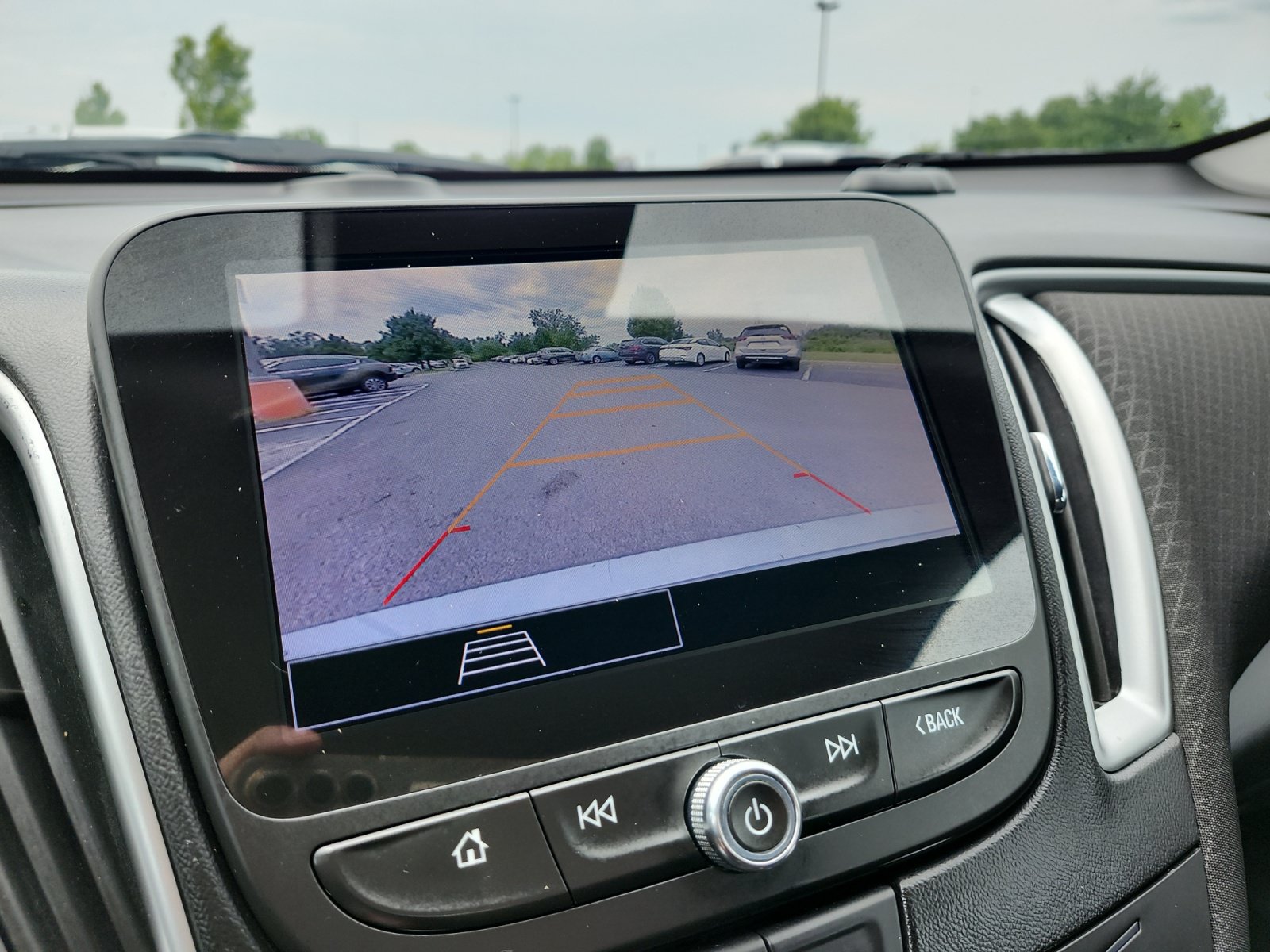 Used 2023 Chevrolet Malibu LS FWD image 17