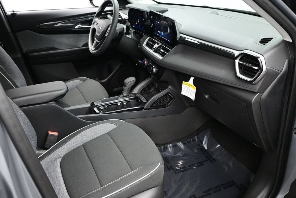 Used 2026 Chevrolet TrailBlazer LT w/ Midnight Edition FWD image 28