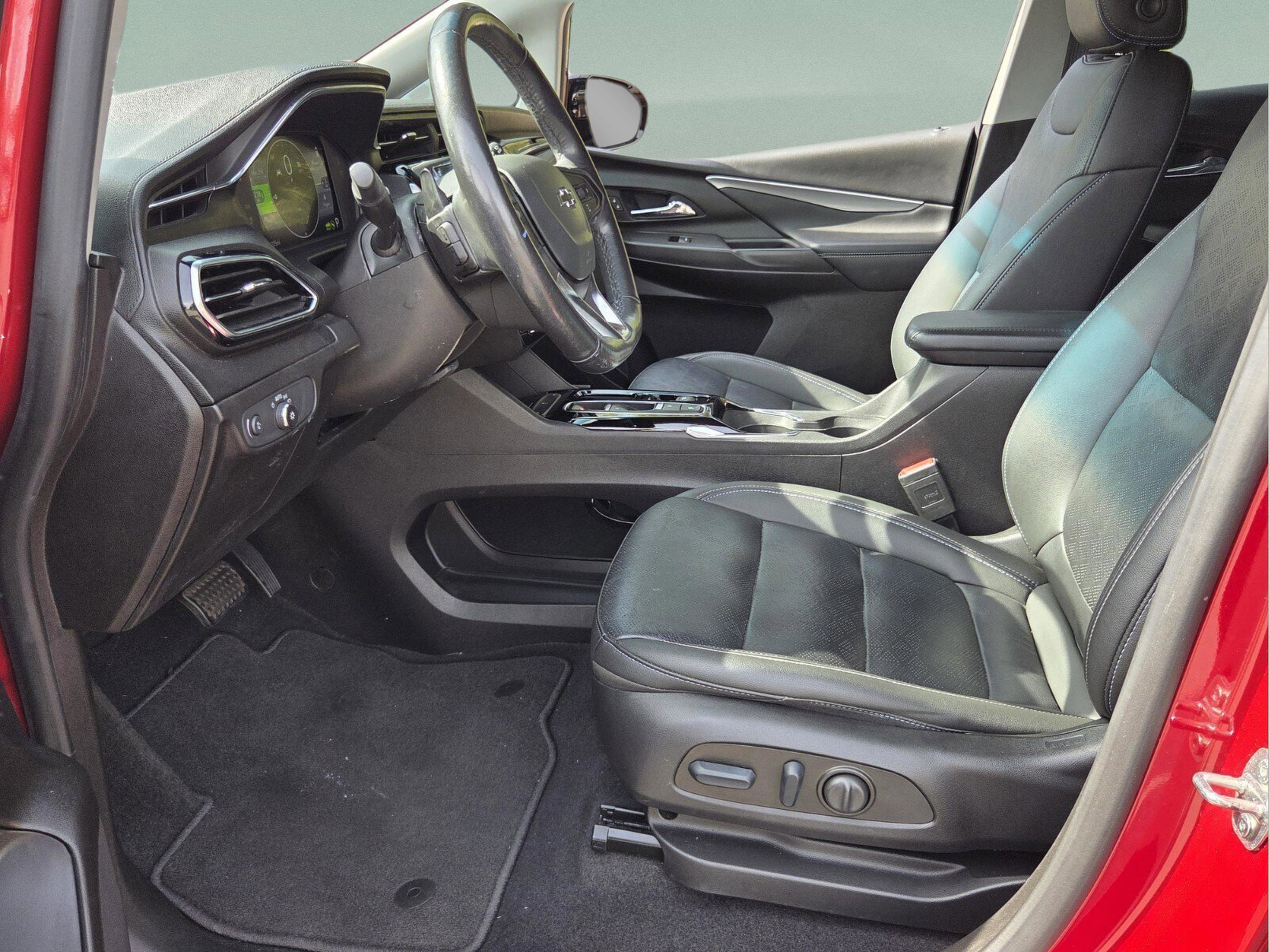 Certified 2023 Chevrolet Bolt LT w/ Infotainment Package FWD image 9