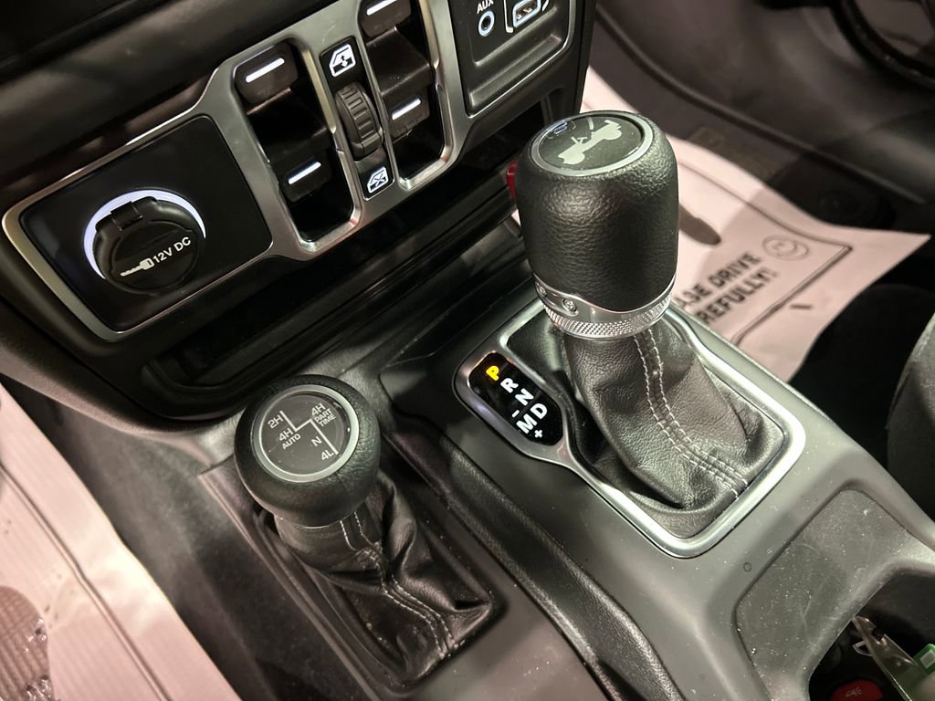 Used 2025 Jeep Wrangler Unlimited Sahara w/ Safety Group AWD/4WD image 20