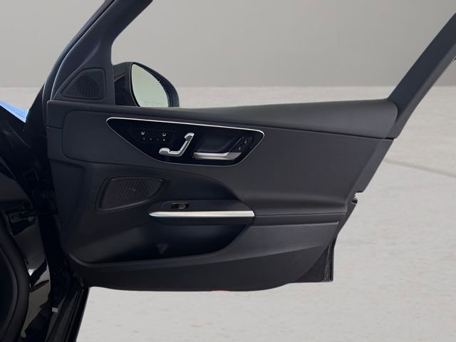 Used 2025 Mercedes-Benz C 300 Sedan image 40