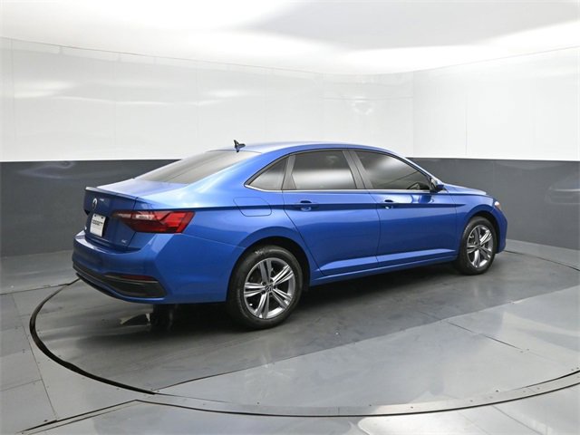 Used 2022 Volkswagen Jetta SE image 11