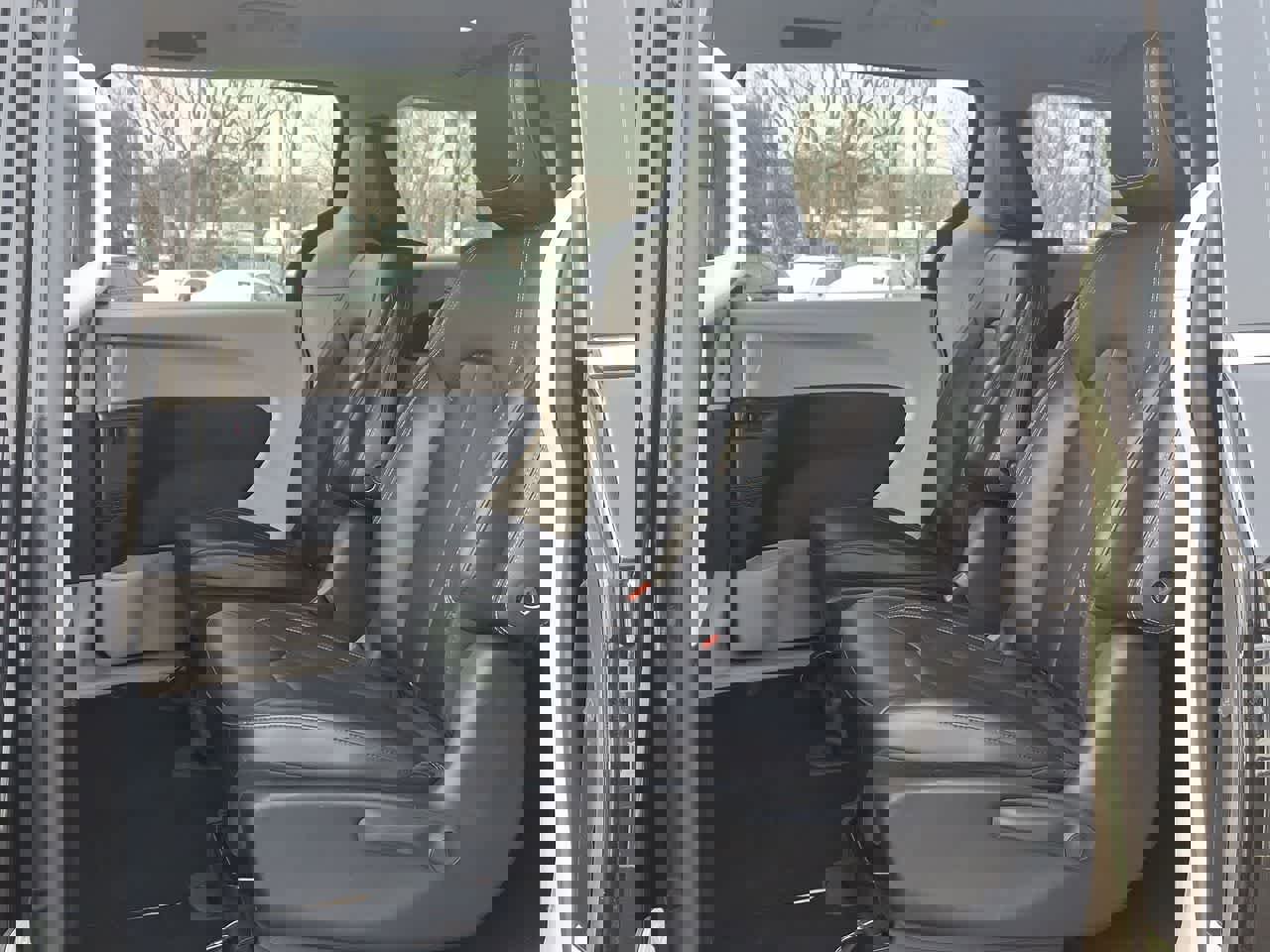 Used 2024 Chrysler Pacifica Select image 26