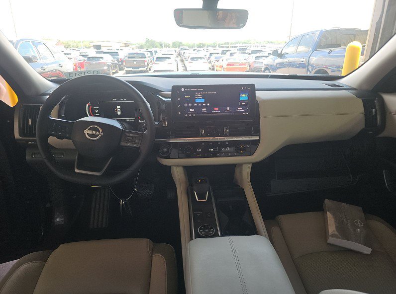 Used 2026 Nissan Pathfinder SL AWD/4WD image 7