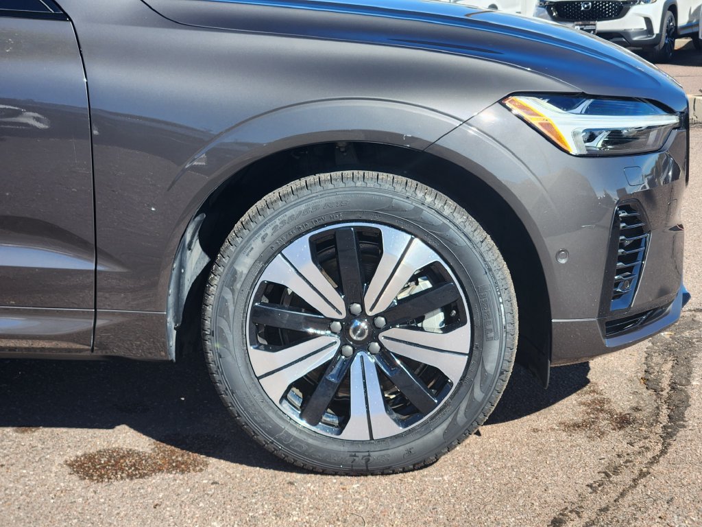 Used 2024 Volvo XC60 T8 Plus w/ Protection Package Premier AWD/4WD image 29