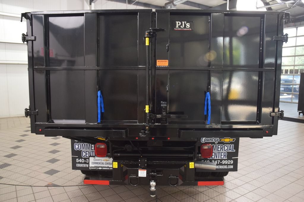 Used 2026 RAM 5500 Tradesman w/ Chrome Appearance Group AWD/4WD image 4