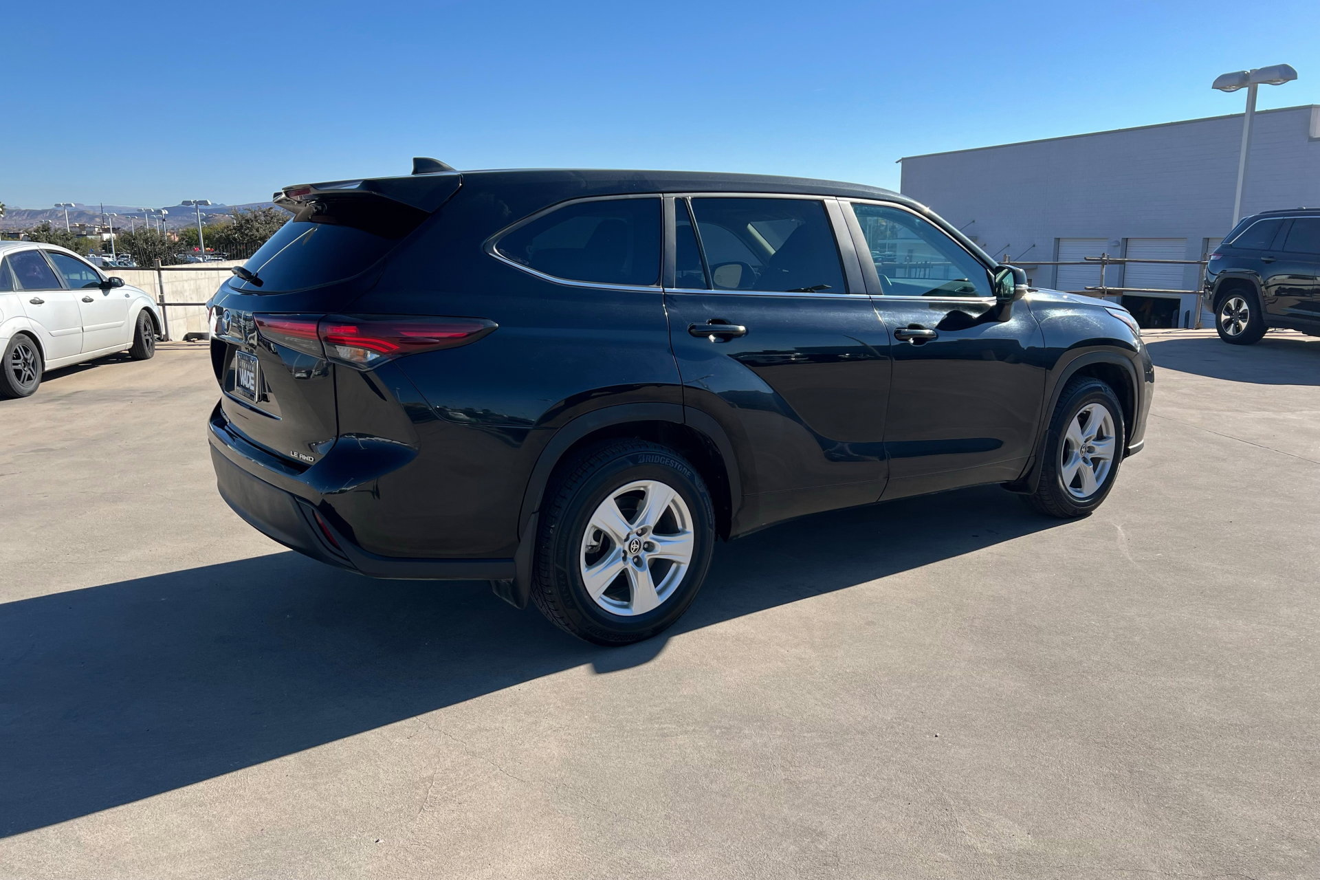 Used 2024 Toyota Highlander LE image 6