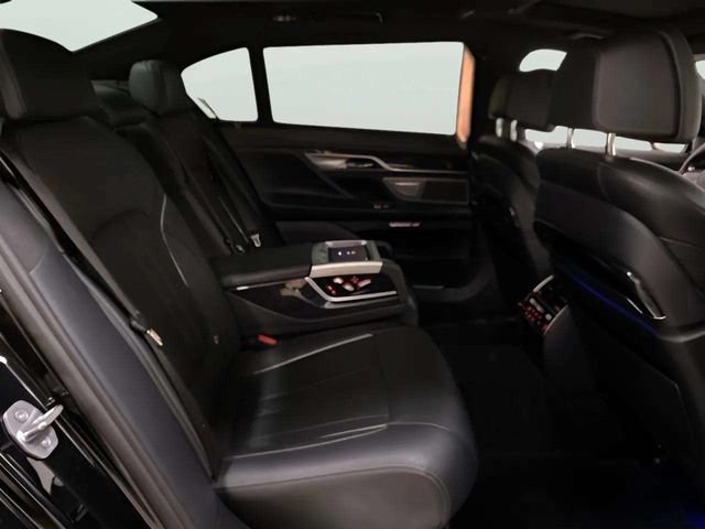 Used 2017 BMW 740i RWD image 25
