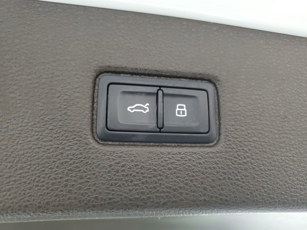 Used 2017 Audi Q7 3.0T Premium Plus image 10