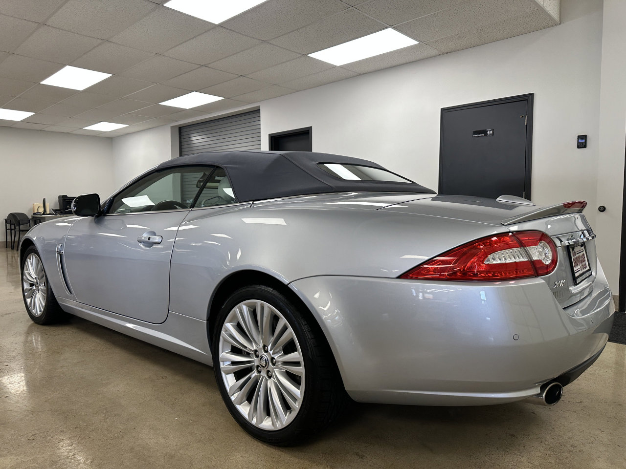 Used 2011 Jaguar XK Convertible image 7