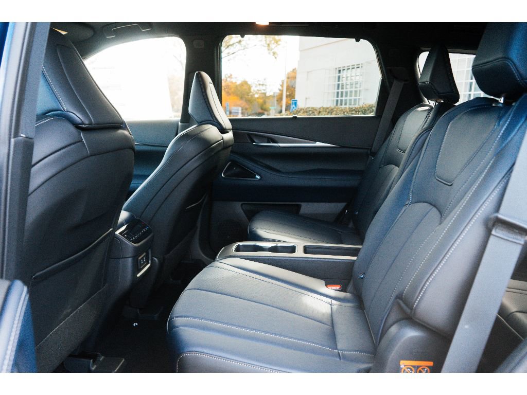 New 2026 INFINITI QX60 Sport w/ Dark Cargo Package image 28