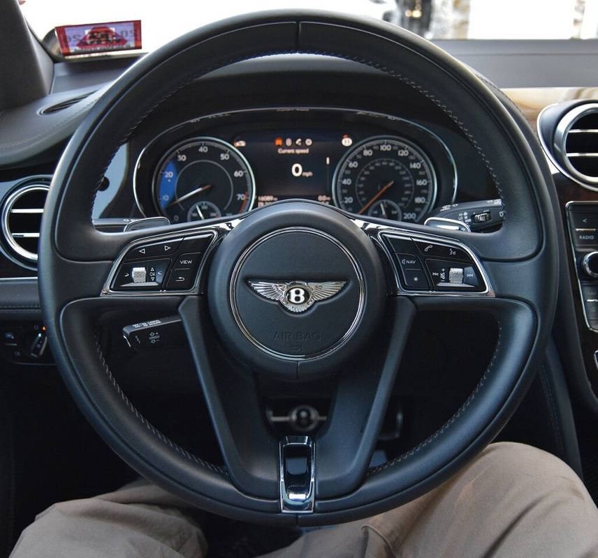 Used 2019 Bentley Bentayga image 16