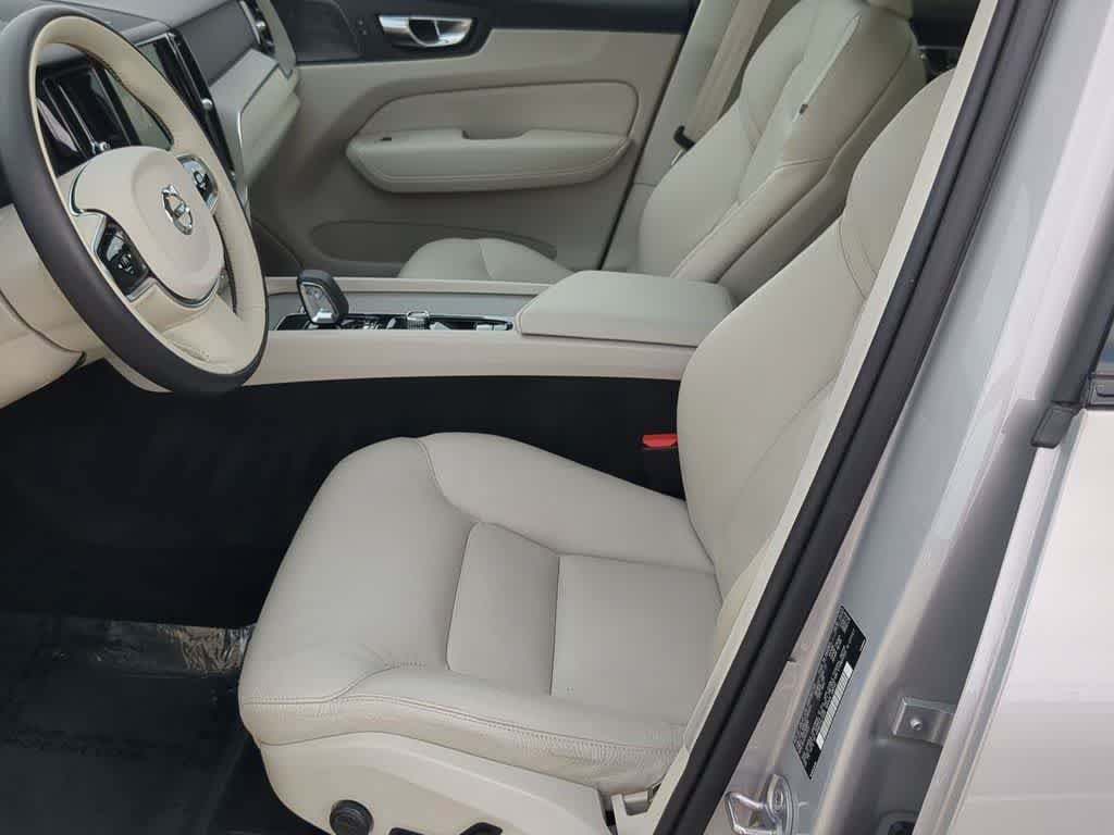 Certified 2023 Volvo XC60 B5 Plus w/ Climate Package AWD/4WD image 15