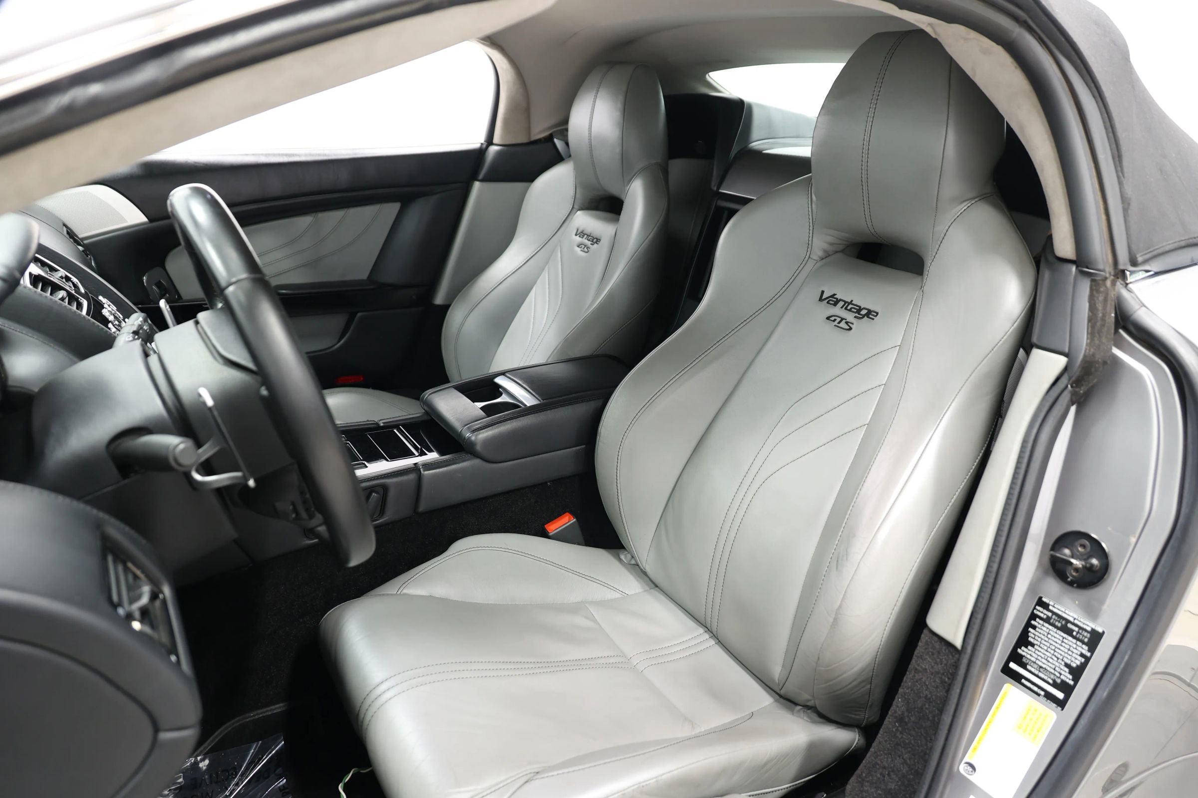 Used 2016 Aston Martin V8 Vantage S image 3