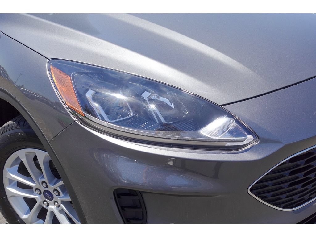 Used 2022 Ford Escape SE AWD/4WD image 2
