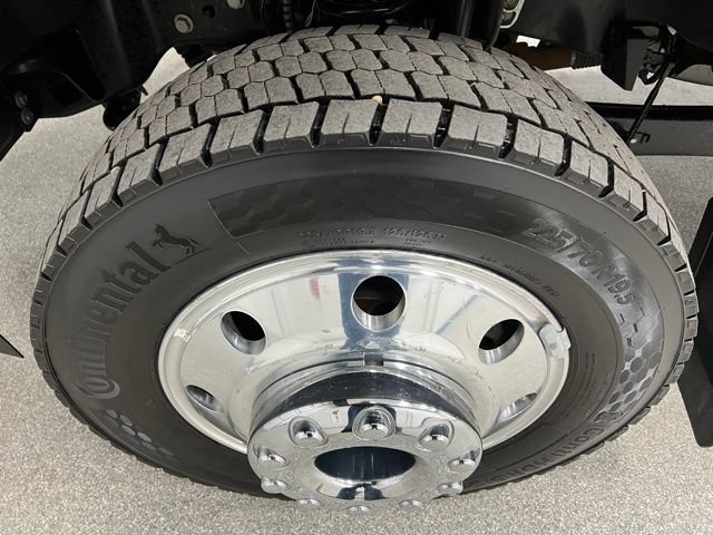 Used 2025 Ford F450 Platinum w/ FX4 Off-Road Package AWD/4WD image 15