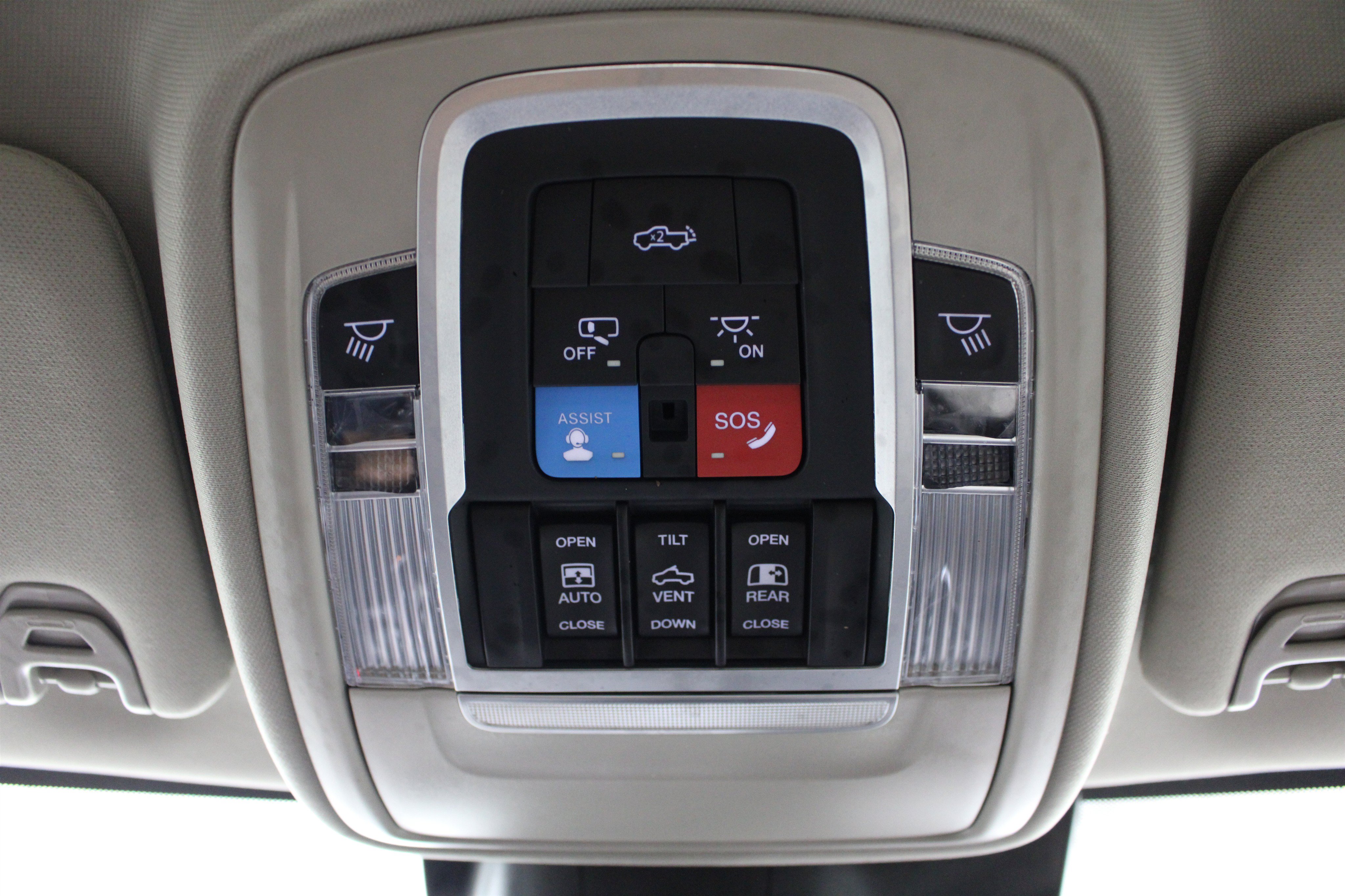 Used 2026 RAM 3500 Laramie AWD/4WD image 21