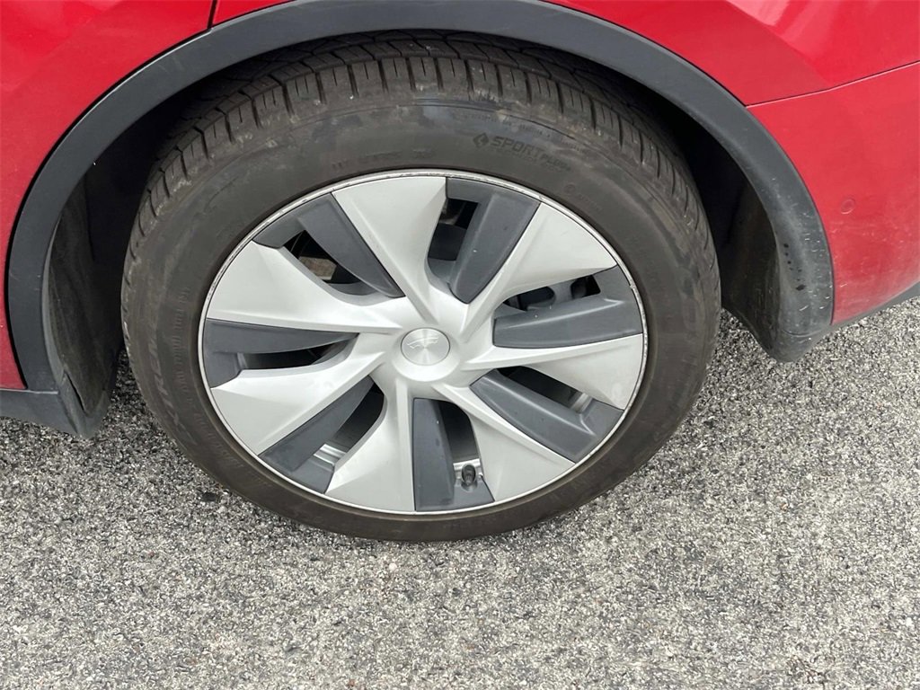 Used 2021 Tesla Model Y Long Range image 10