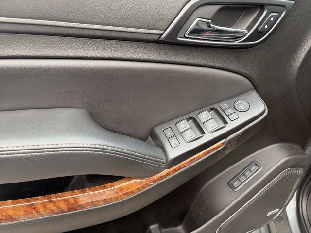 Used 2020 Chevrolet Suburban Premier image 16