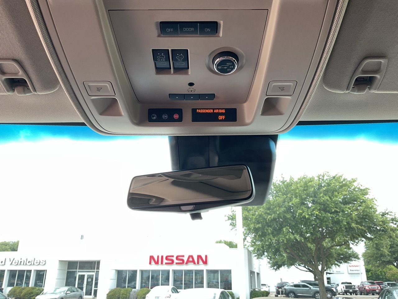 Used 2017 Cadillac Escalade Premium Luxury AWD/4WD image 20