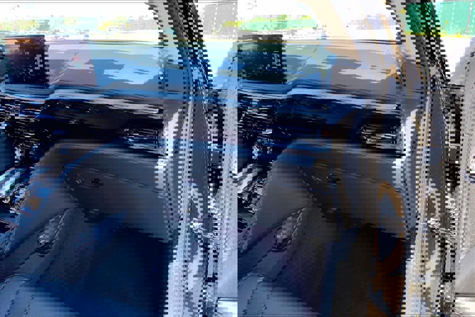 Certified 2026 Acura MDX FWD w/ Technology Package image 18