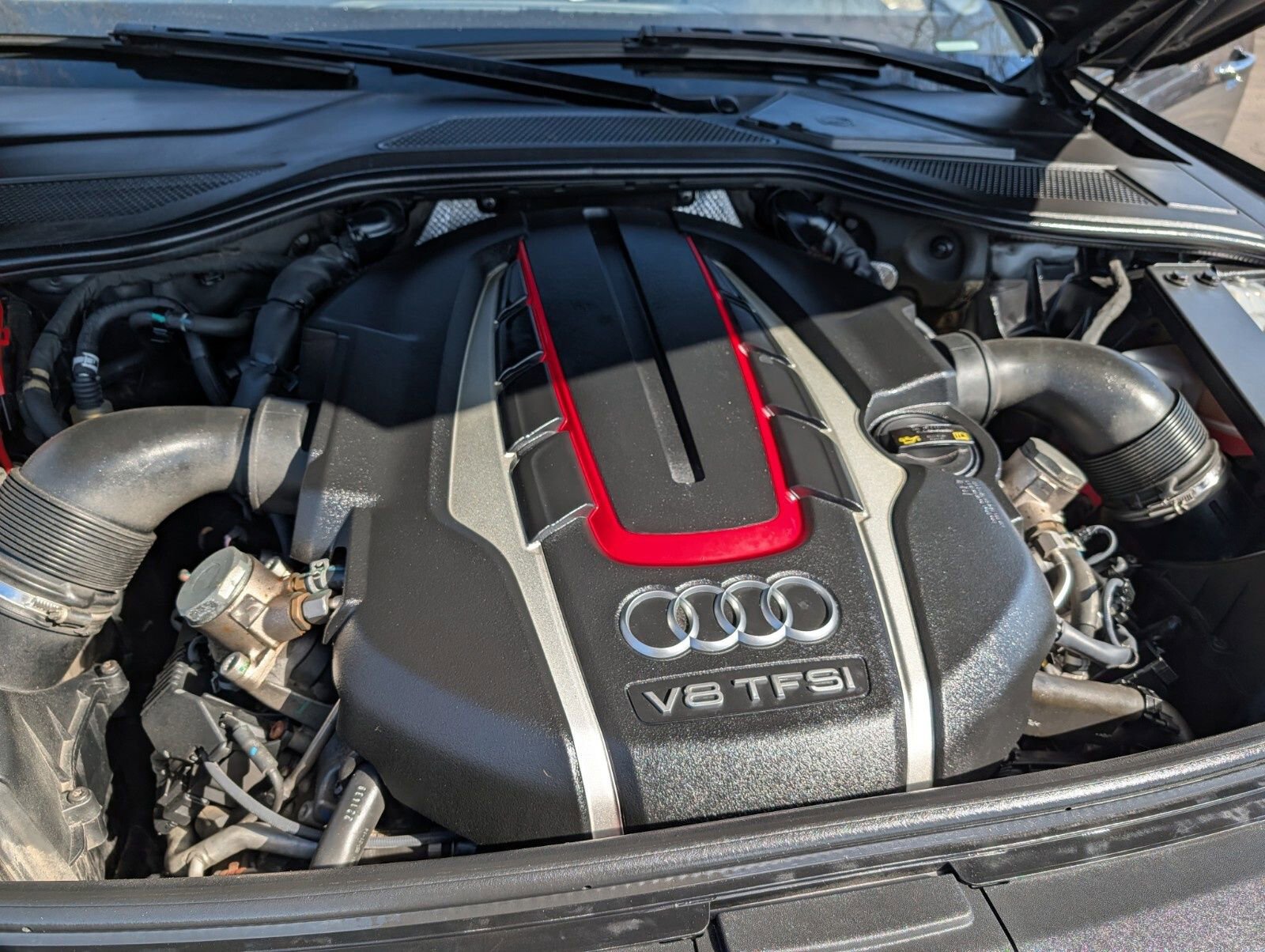 Used 2015 Audi S8 w/ S8 Cold Weather Package image 34