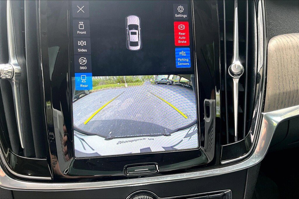 Used 2023 Volvo S90 B6 Plus AWD/4WD image 9