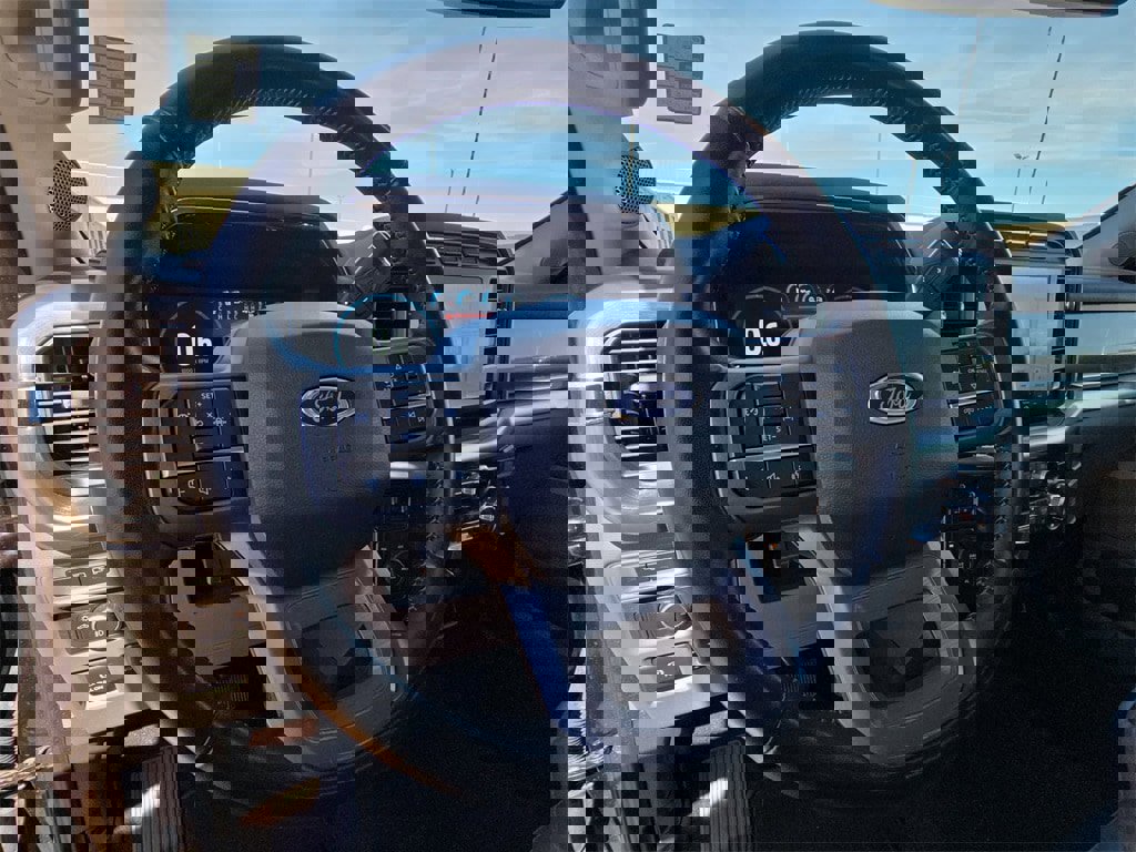 Used 2022 Ford F150 Lariat image 14