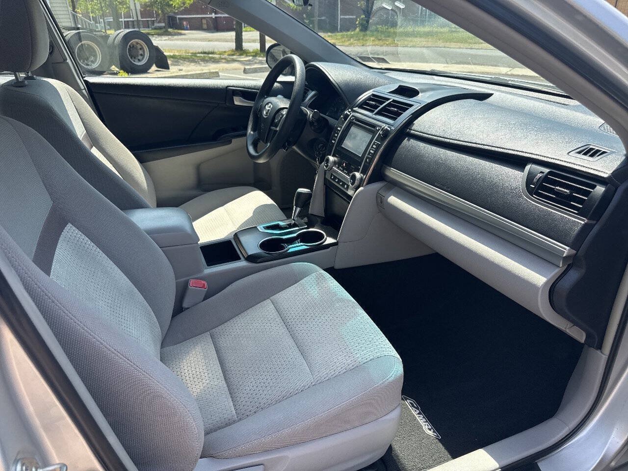 Used 2014 Toyota Camry FWD image 6