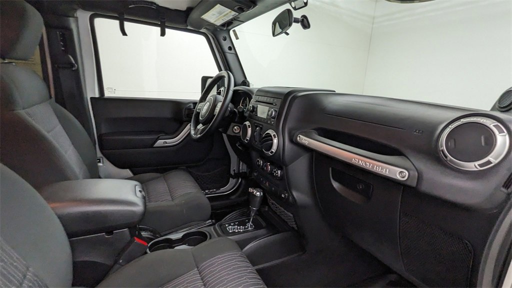 Used 2012 Jeep Wrangler Unlimited Sahara w/ Dual Top Group image 36