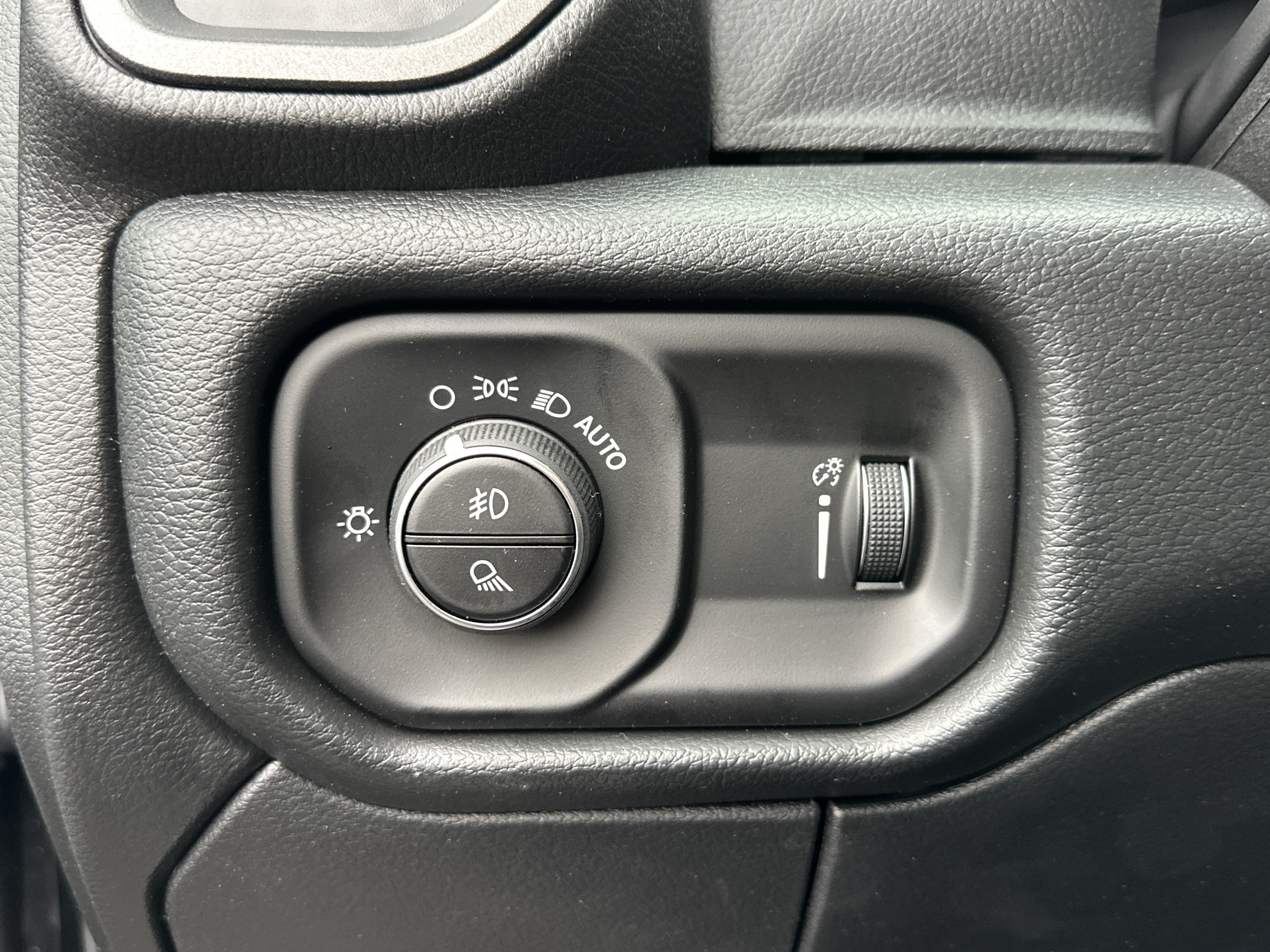 New 2026 RAM 2500 Tradesman w/ Chrome Appearance Group AWD/4WD image 12