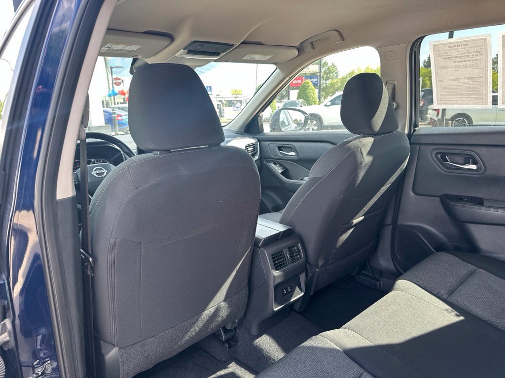 Used 2025 Nissan Rogue SV FWD image 26