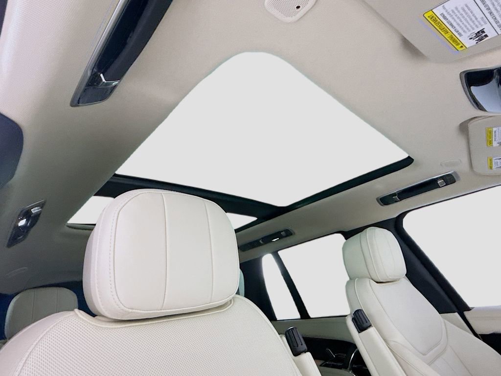 New 2026 Land Rover Range Rover SE image 20