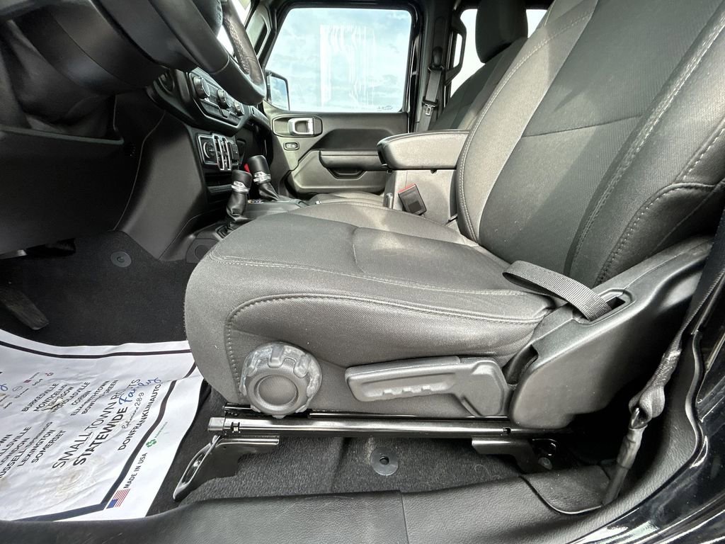 Used 2021 Jeep Wrangler Unlimited Sport image 18