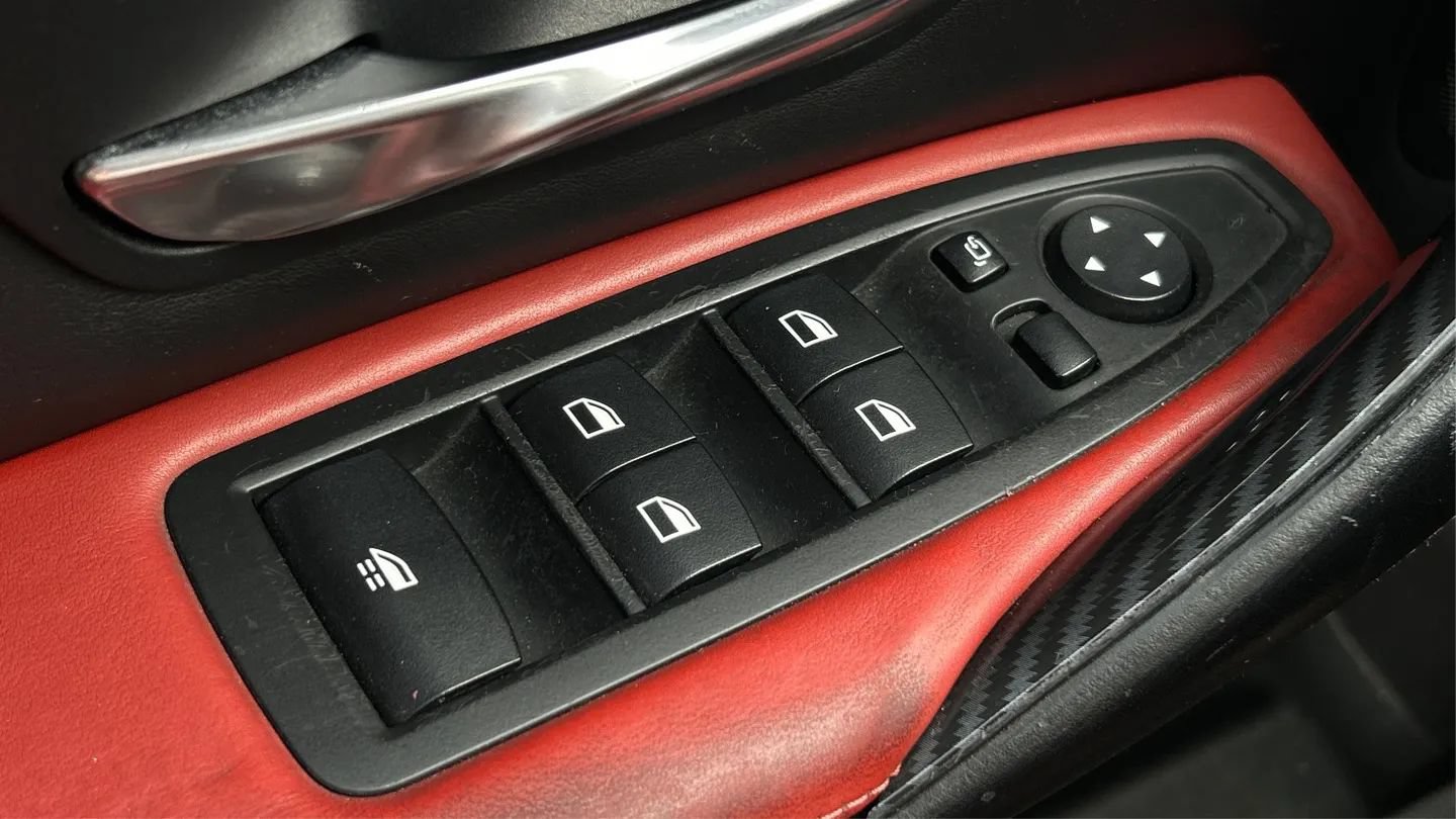 Used 2016 BMW M4 Convertible RWD image 40