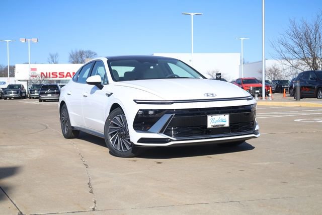 New 2026 Hyundai Sonata SEL FWD image 2