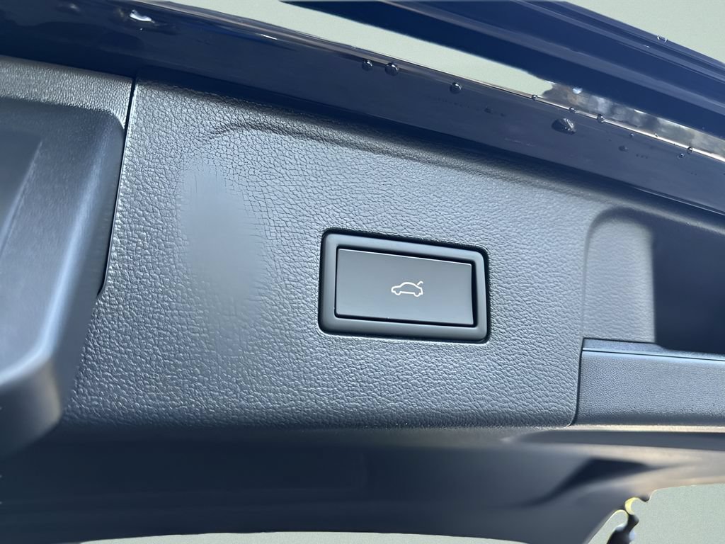 New 2026 Volkswagen Atlas SE FWD image 26